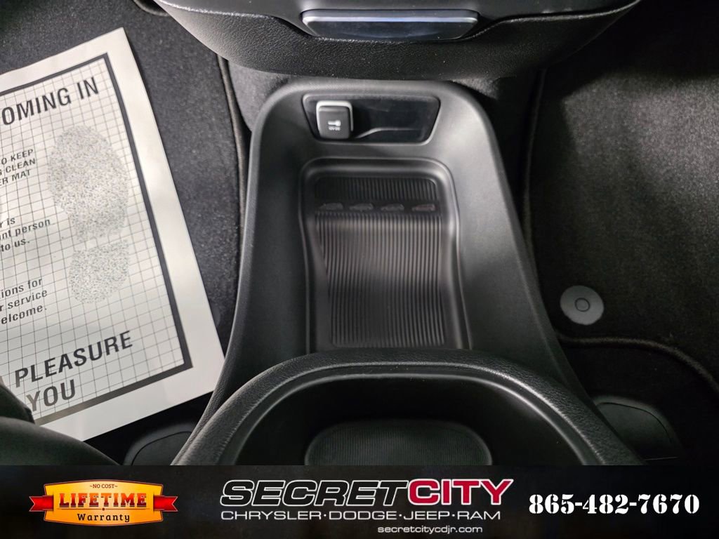 New 2026 Chrysler Pacifica Select w/ S Appearance Package image 25