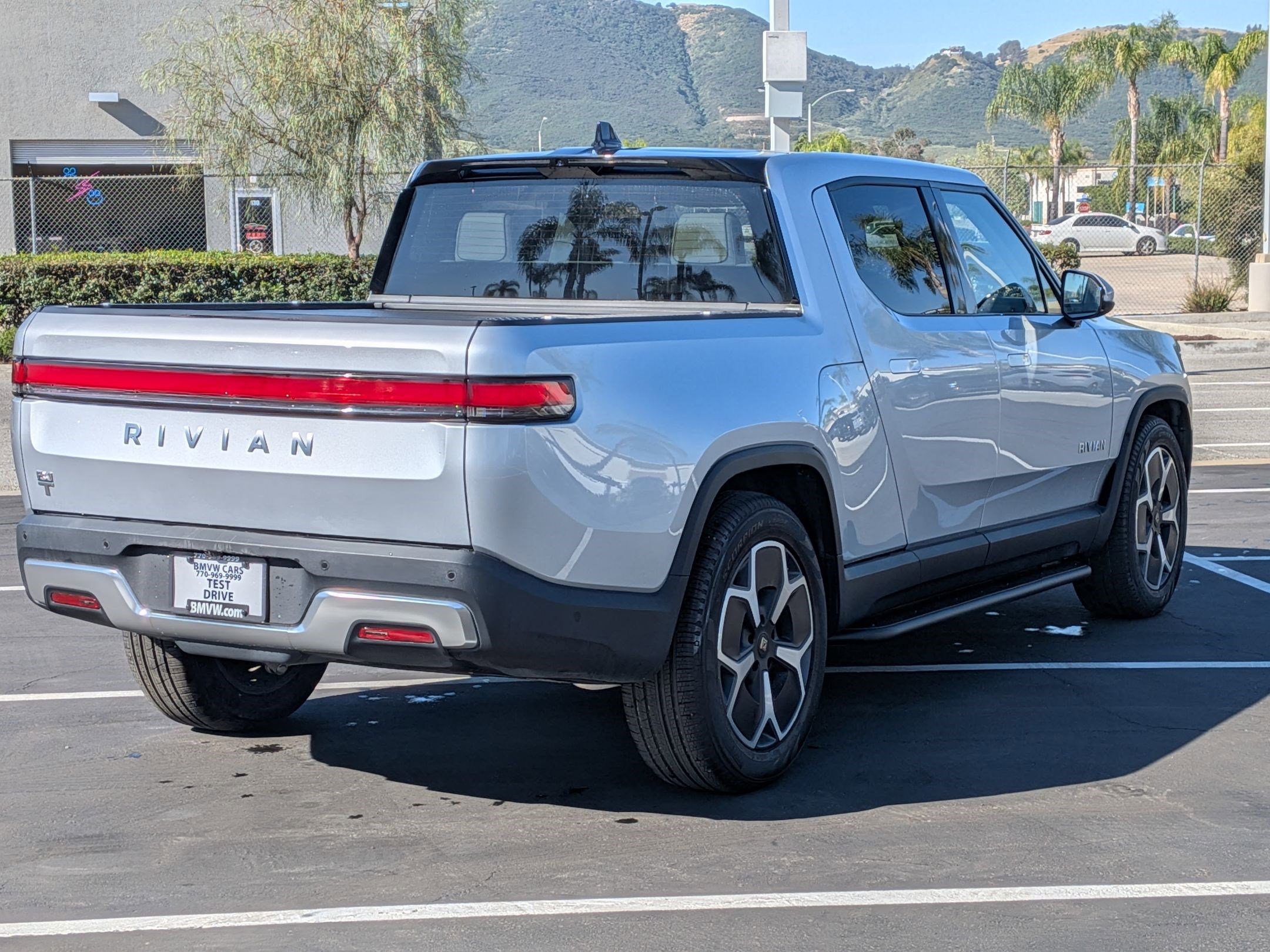 Used 2024 Rivian R1T Adventure image 10