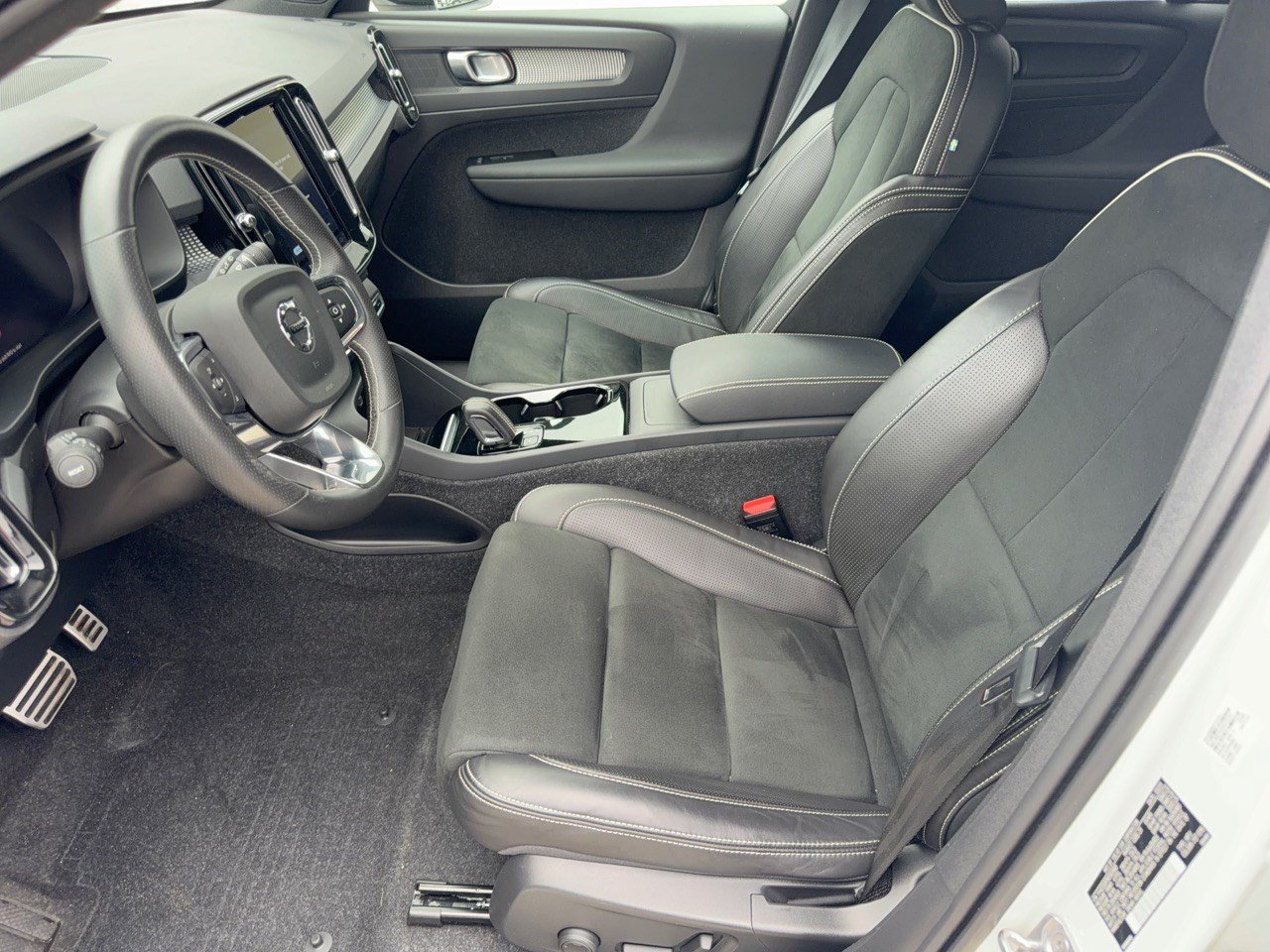 Used 2021 Volvo XC40 P8 Recharge w/ Climate Package AWD/4WD image 5