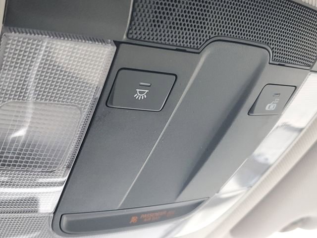Certified 2025 Kia Sorento S image 28
