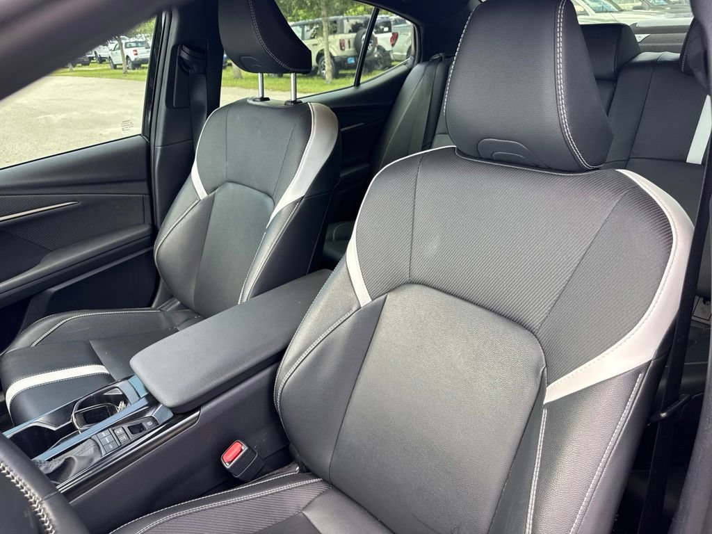 Used 2025 Toyota Camry SE w/ Convenience Package FWD image 10