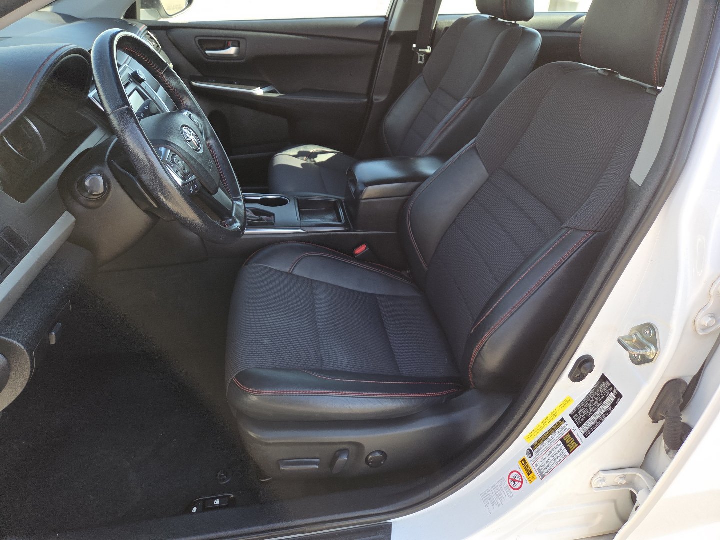 Used 2016 Toyota Camry SE FWD image 20