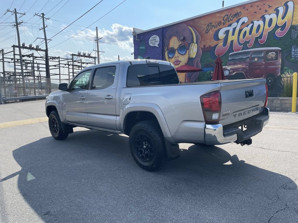 Used 2019 Toyota Tacoma SR5 AWD/4WD image 3