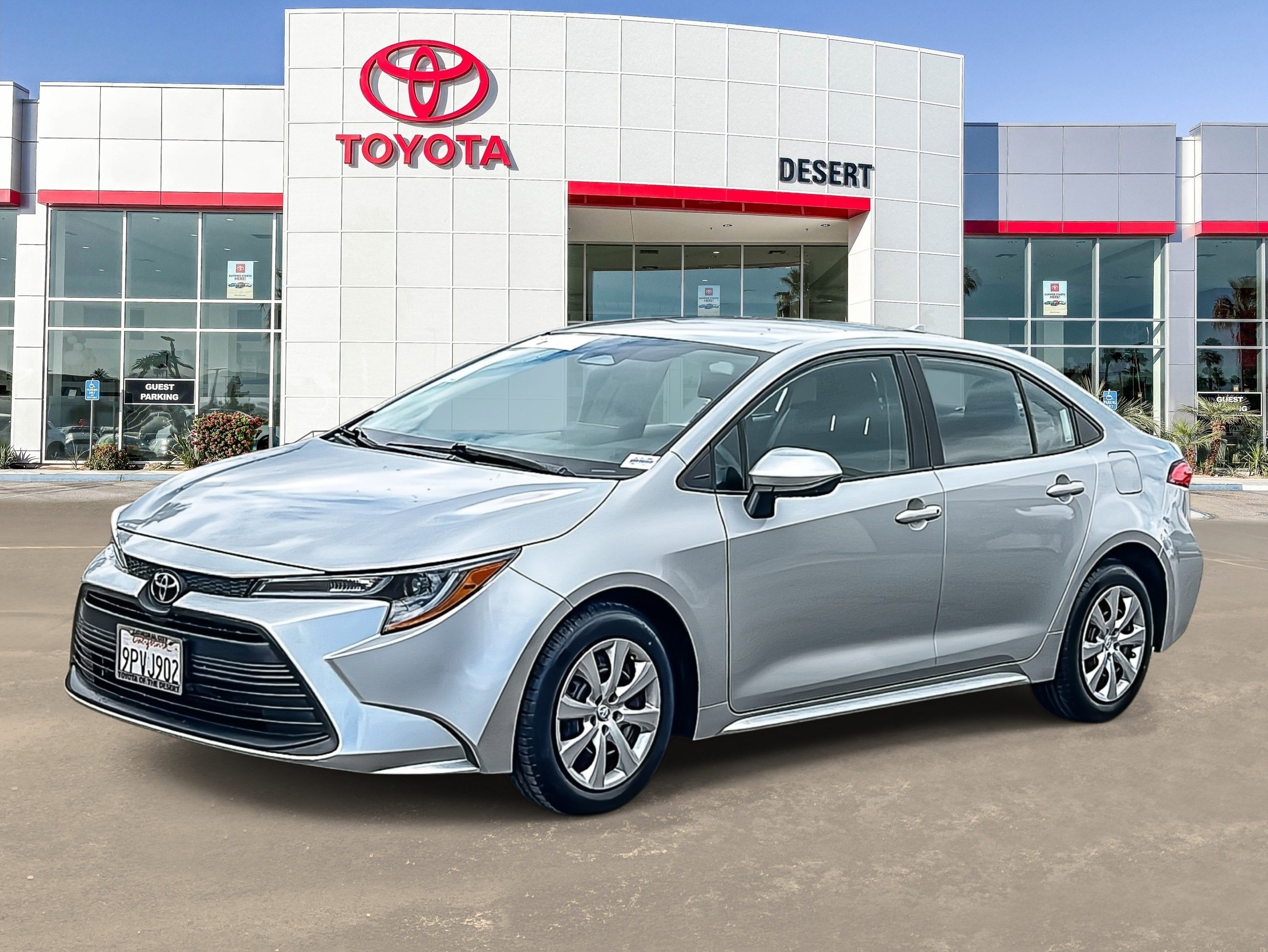 Used 2025 Toyota Corolla LE image 2