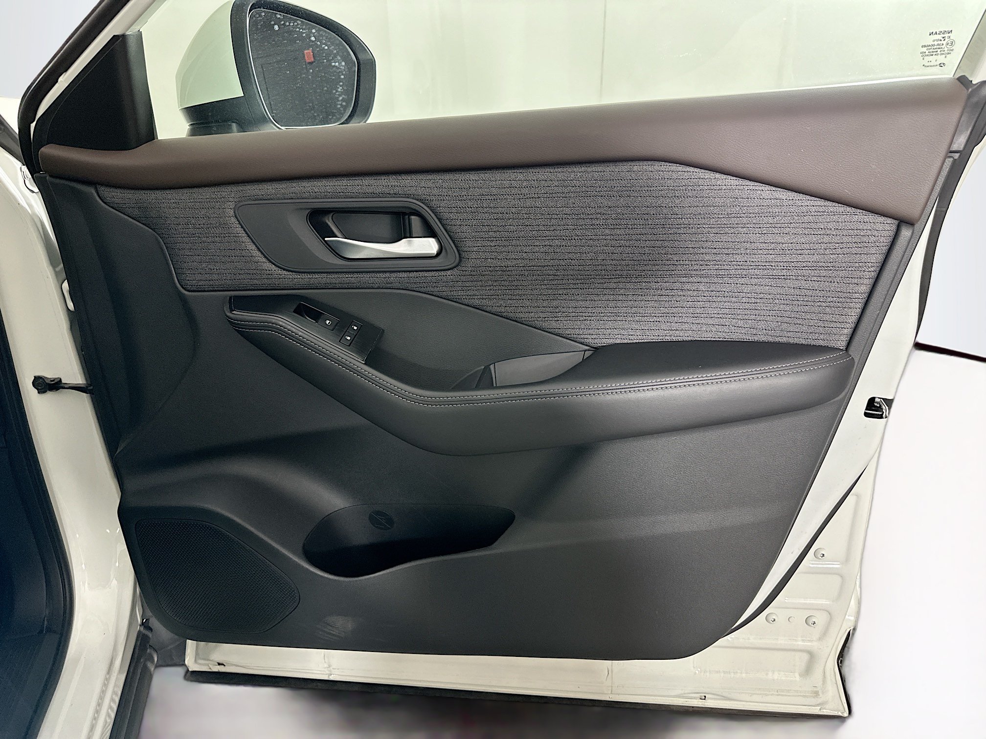 Used 2022 Nissan Rogue SV FWD image 30