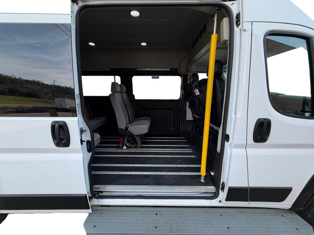 Used 2021 RAM ProMaster 2500 w/ Convenience Group FWD image 19