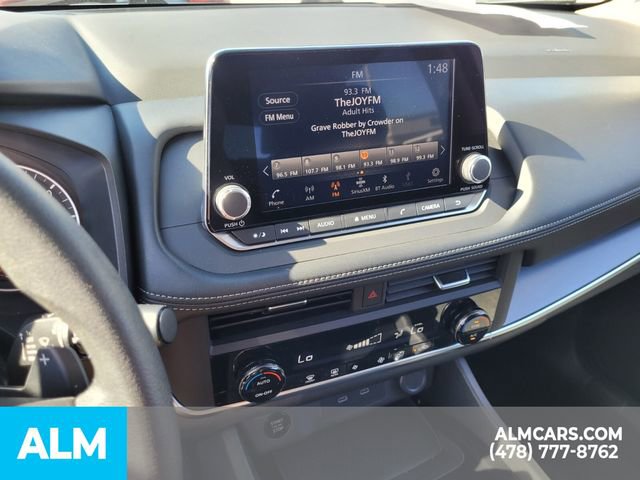 Used 2024 Nissan Rogue SV image 26