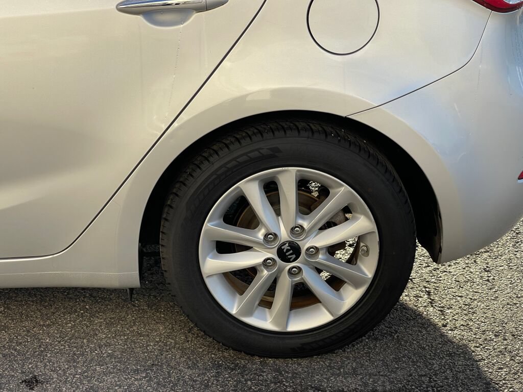 Used 2017 Kia Forte LX w/ Option Group 020 FWD image 34