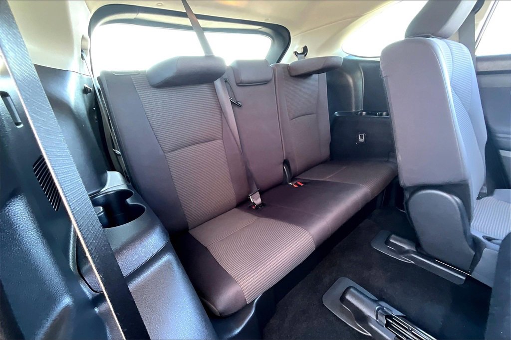 Used 2024 Toyota Highlander LE image 28