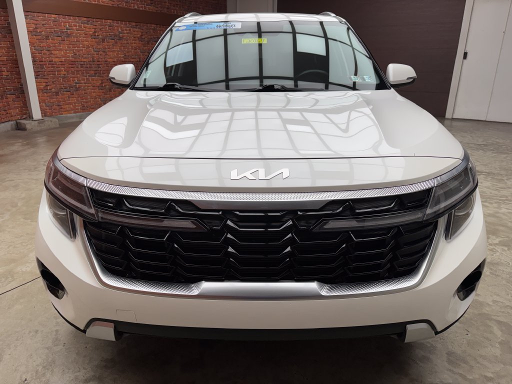 Used 2025 Kia Seltos EX w/ EX Sunroof Package AWD/4WD image 9