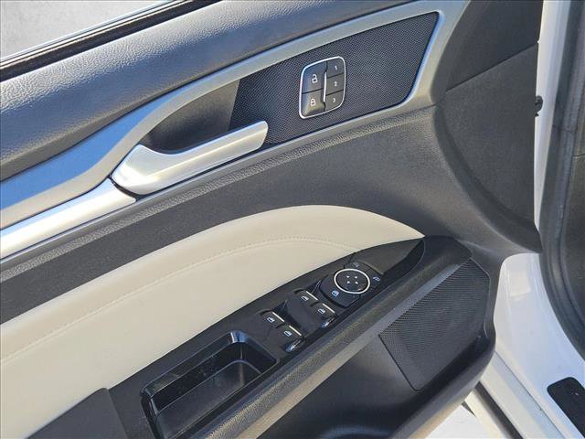 Used 2015 Ford Fusion Titanium image 11