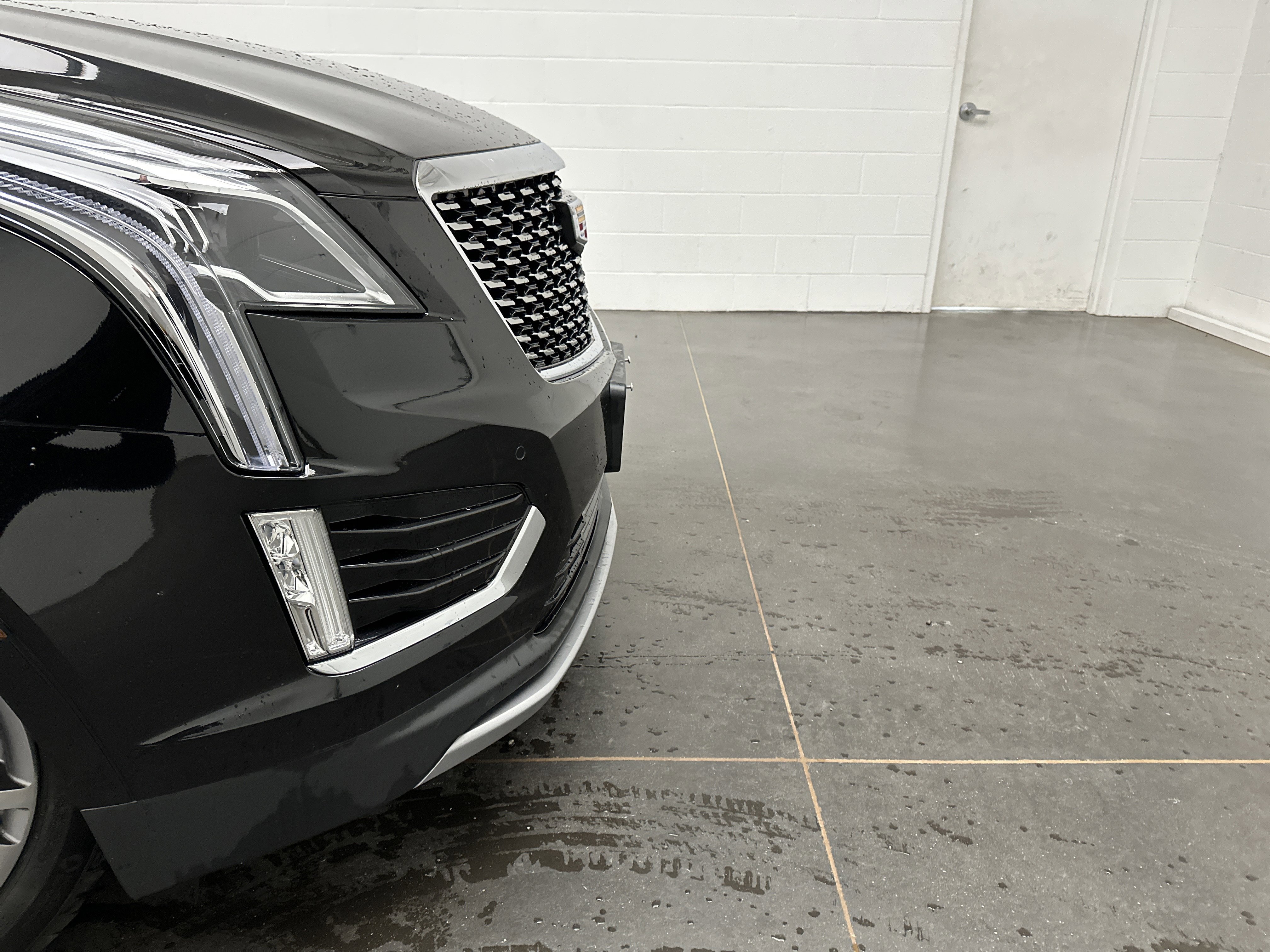 Used 2025 Cadillac XT5 Premium Luxury image 2