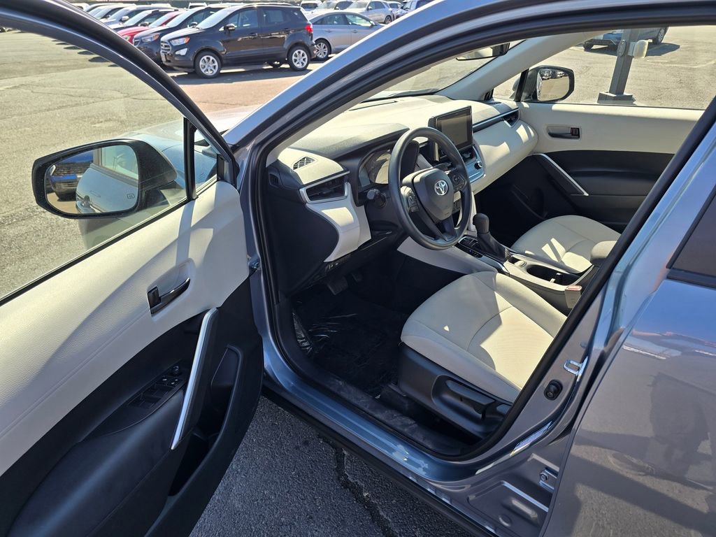 Used 2023 Toyota Corolla Cross L image 22