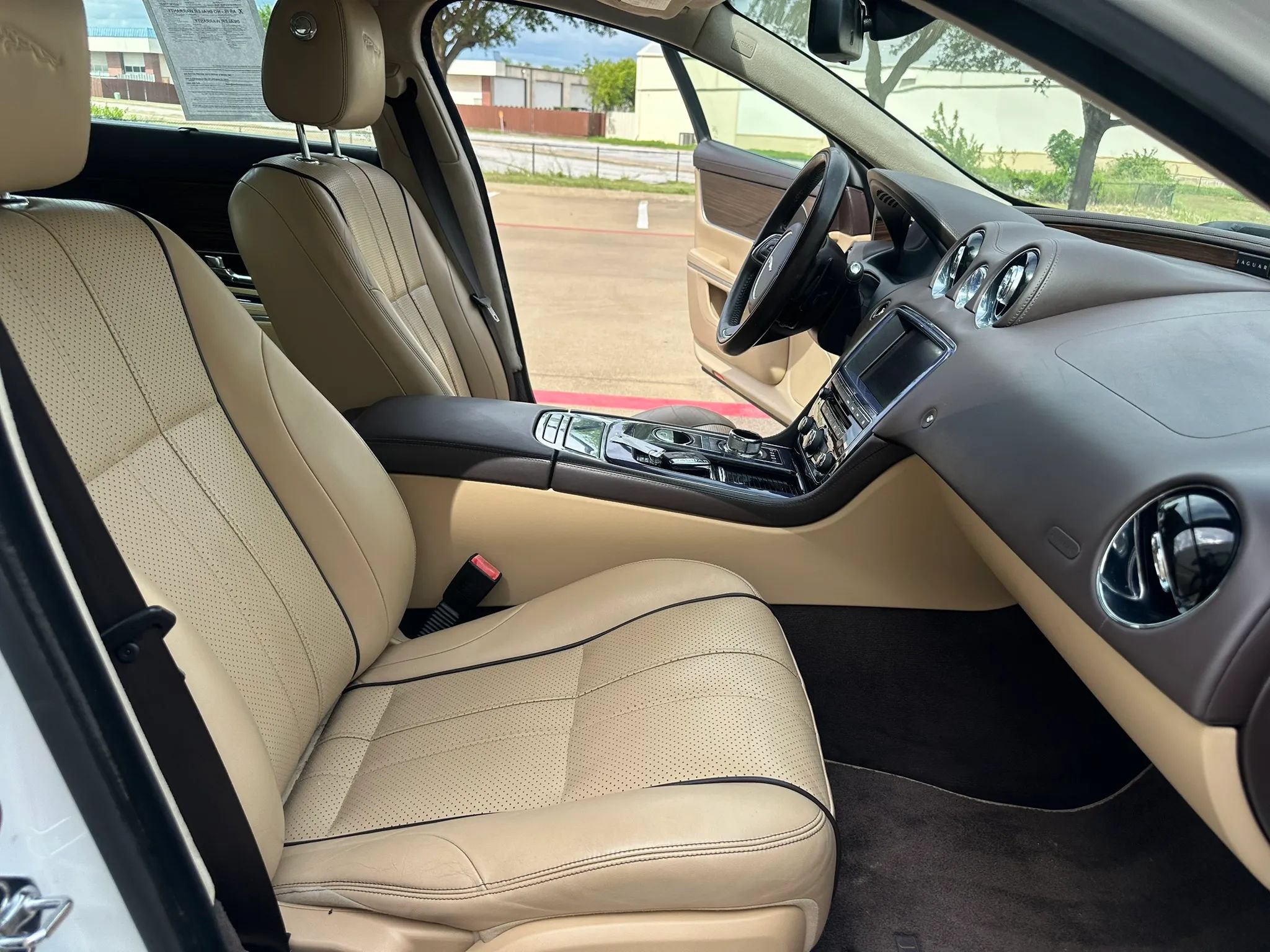 Used 2013 Jaguar XJ L Portfolio RWD image 28