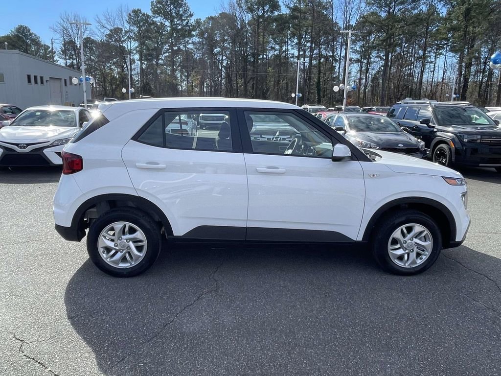 Certified 2026 Hyundai Venue SE image 8