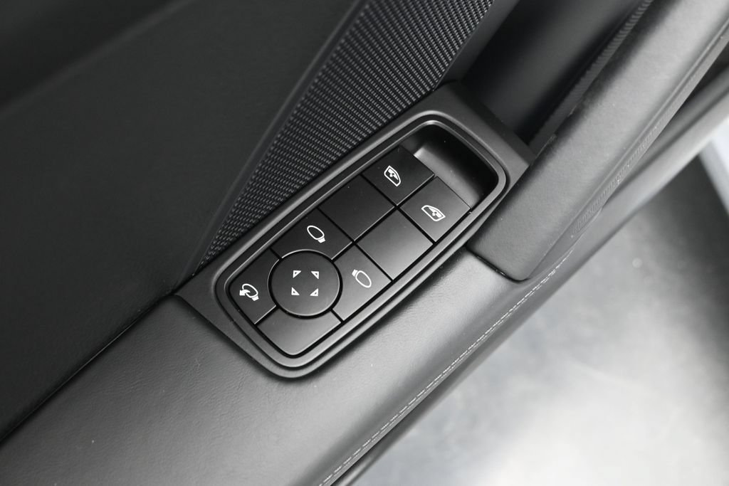 Certified 2025 Porsche 911 Carrera RWD image 9