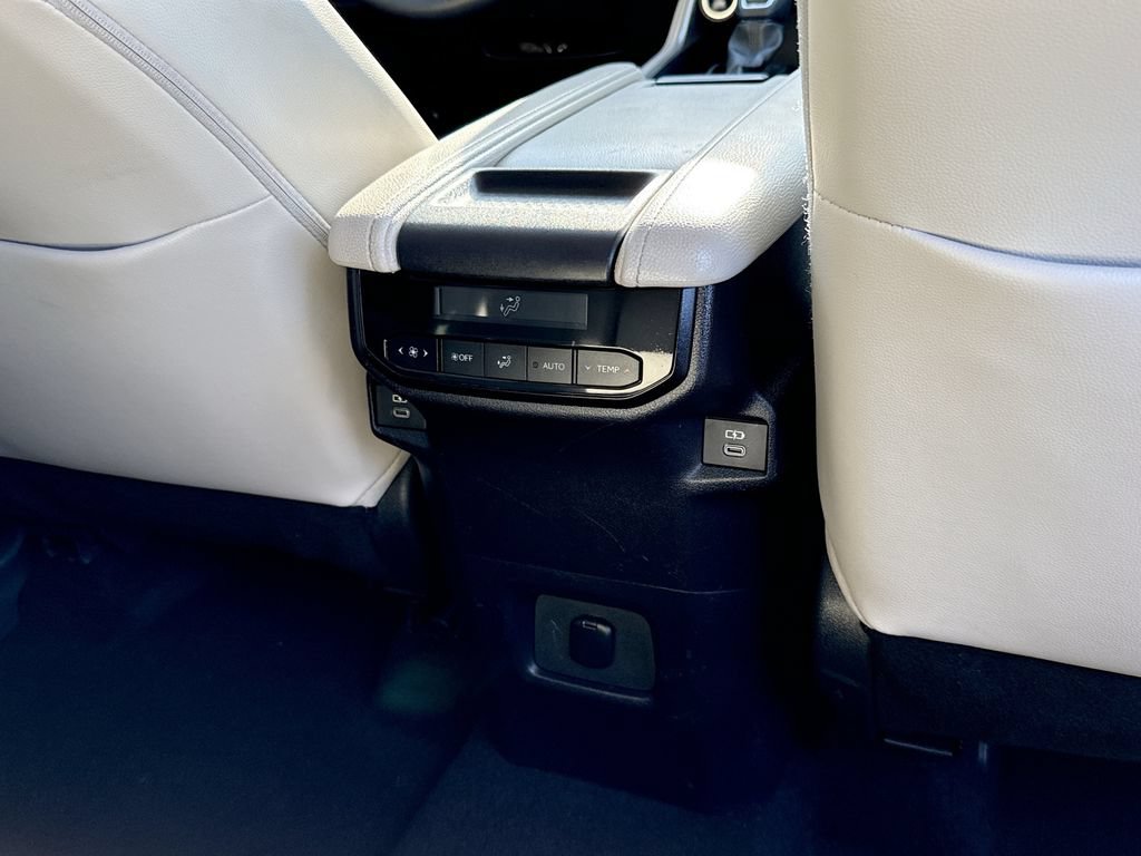 Used 2024 Toyota Grand Highlander FWD image 18