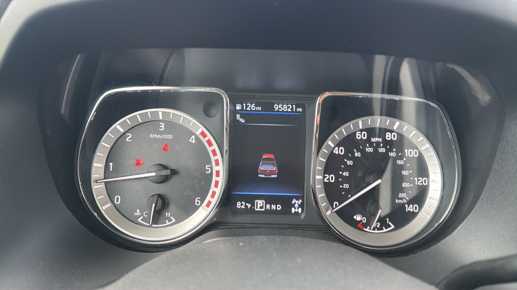 Used 2019 Nissan Titan SV w/ SV Convenience Package AWD/4WD image 10