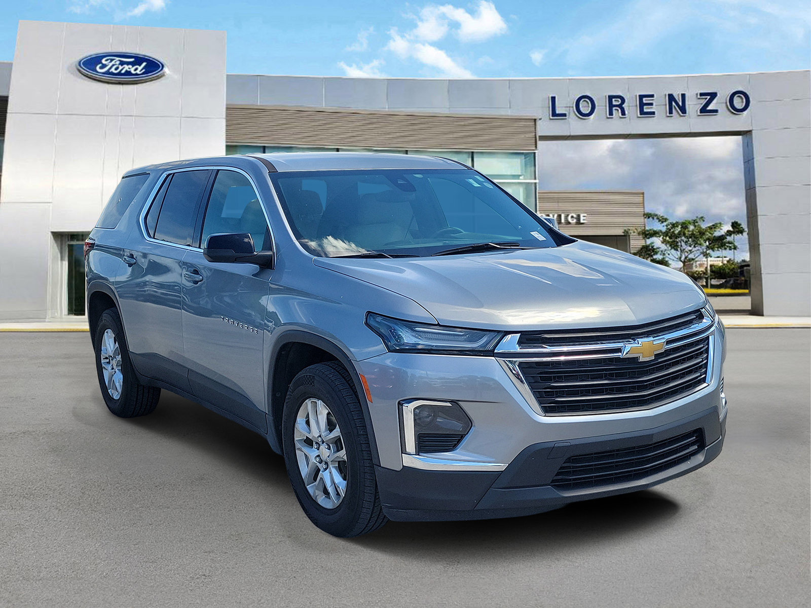 Used 2023 Chevrolet Traverse LS FWD image 3