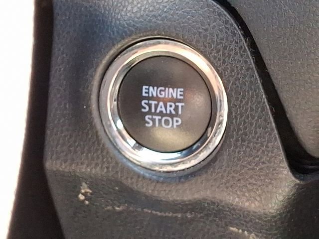 Used 2021 Toyota RAV4 XLE image 27