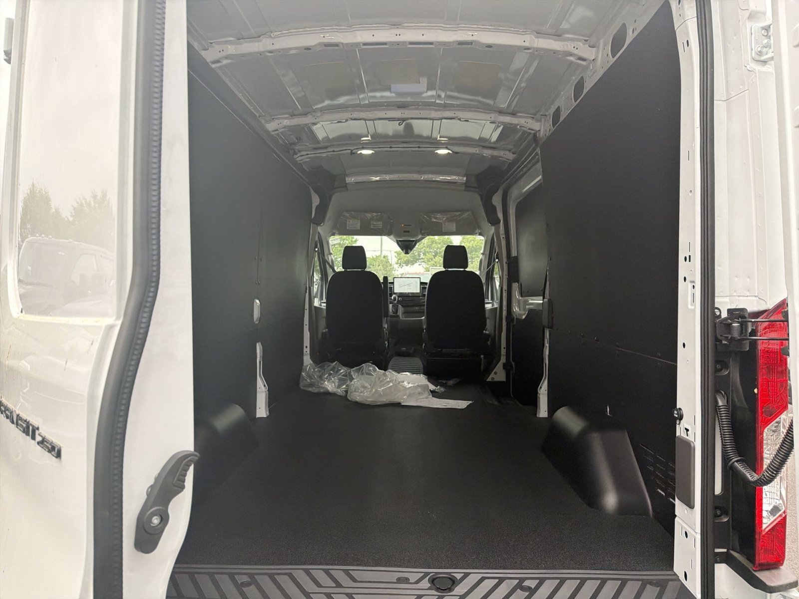 New 2026 Ford Transit 250 148 Medium Roof w/ Load Area Protection Package RWD image 34