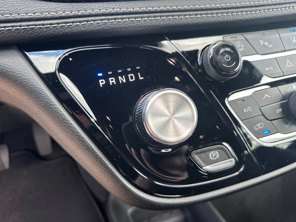 New 2027 Chrysler Pacifica Select AWD/4WD image 28
