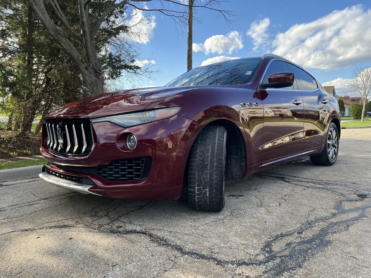 Used 2017 Maserati Levante w/ Luxury Package AWD/4WD image 3