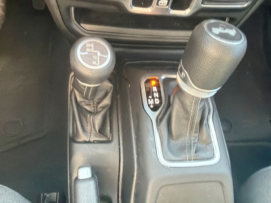 Certified 2025 Jeep Wrangler Unlimited Sport AWD/4WD image 18