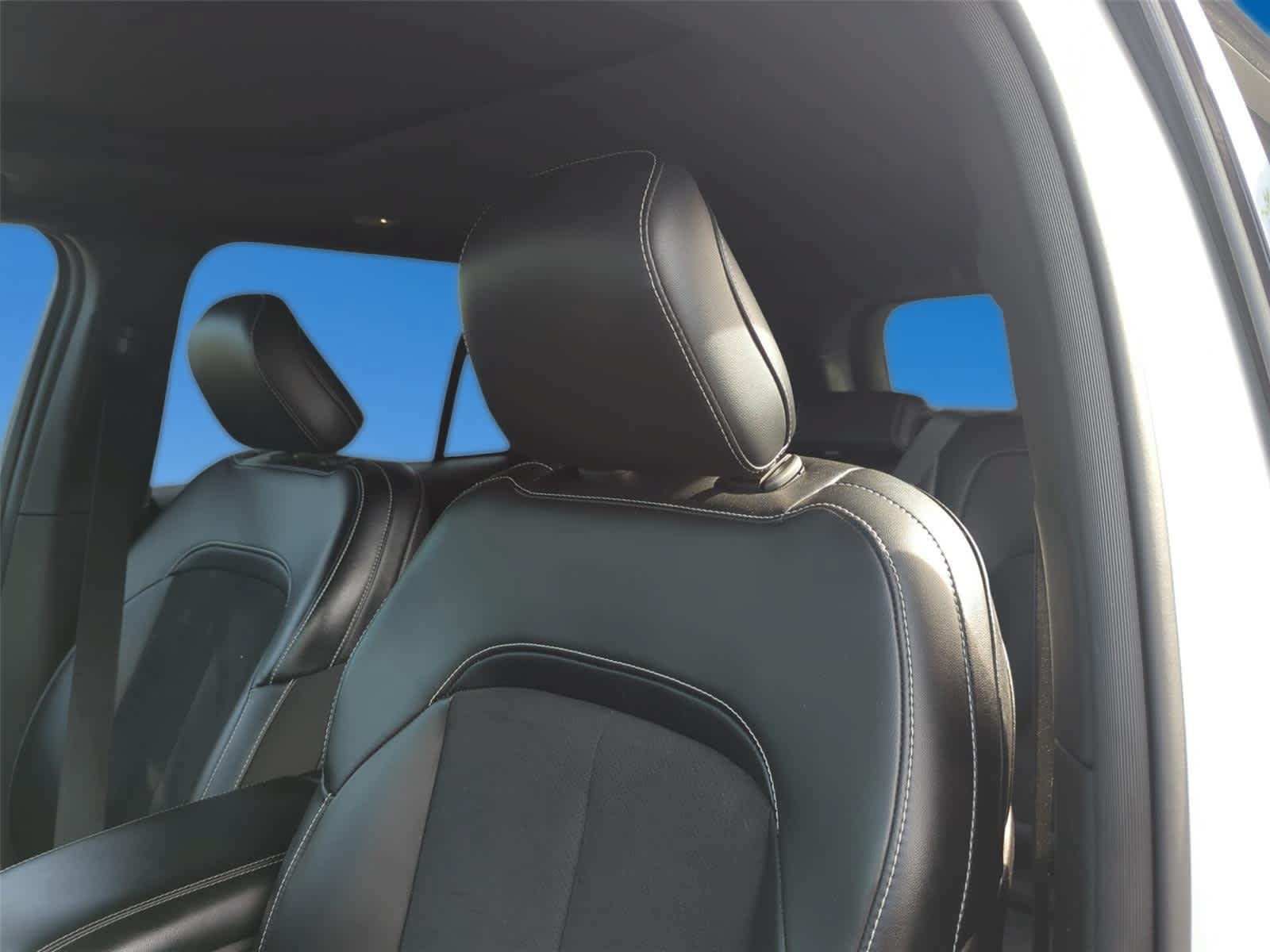 Used 2023 Jeep Grand Cherokee Altitude AWD/4WD image 15
