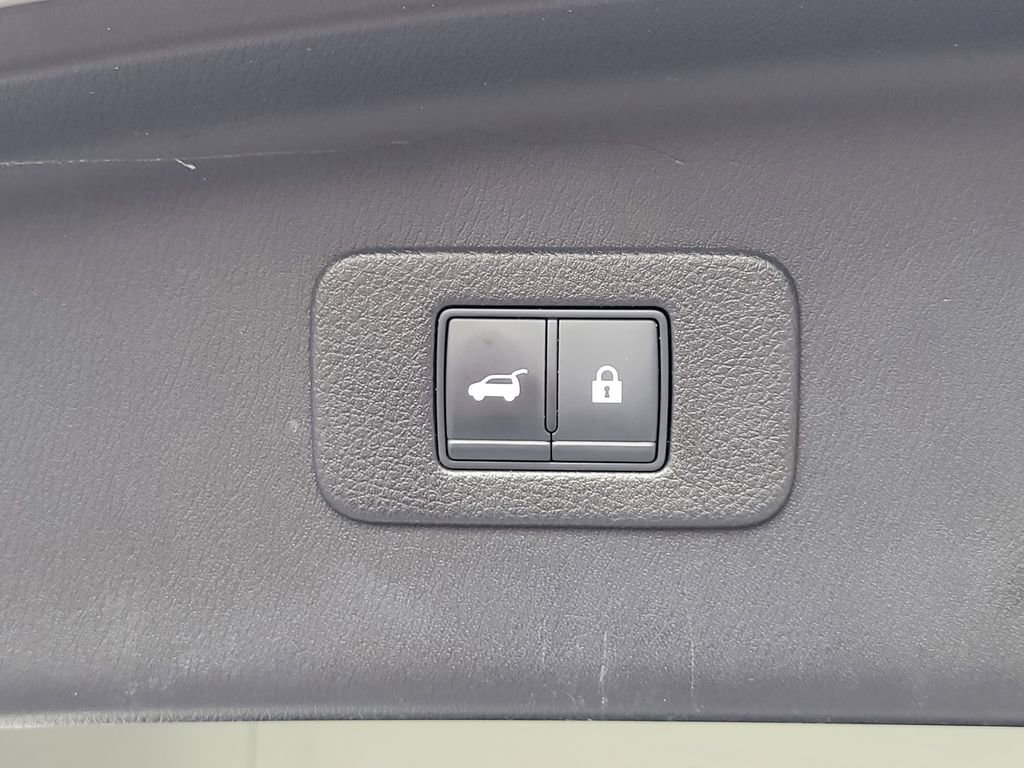 Used 2022 Nissan Armada SL w/ Captain's Chairs Package image 13