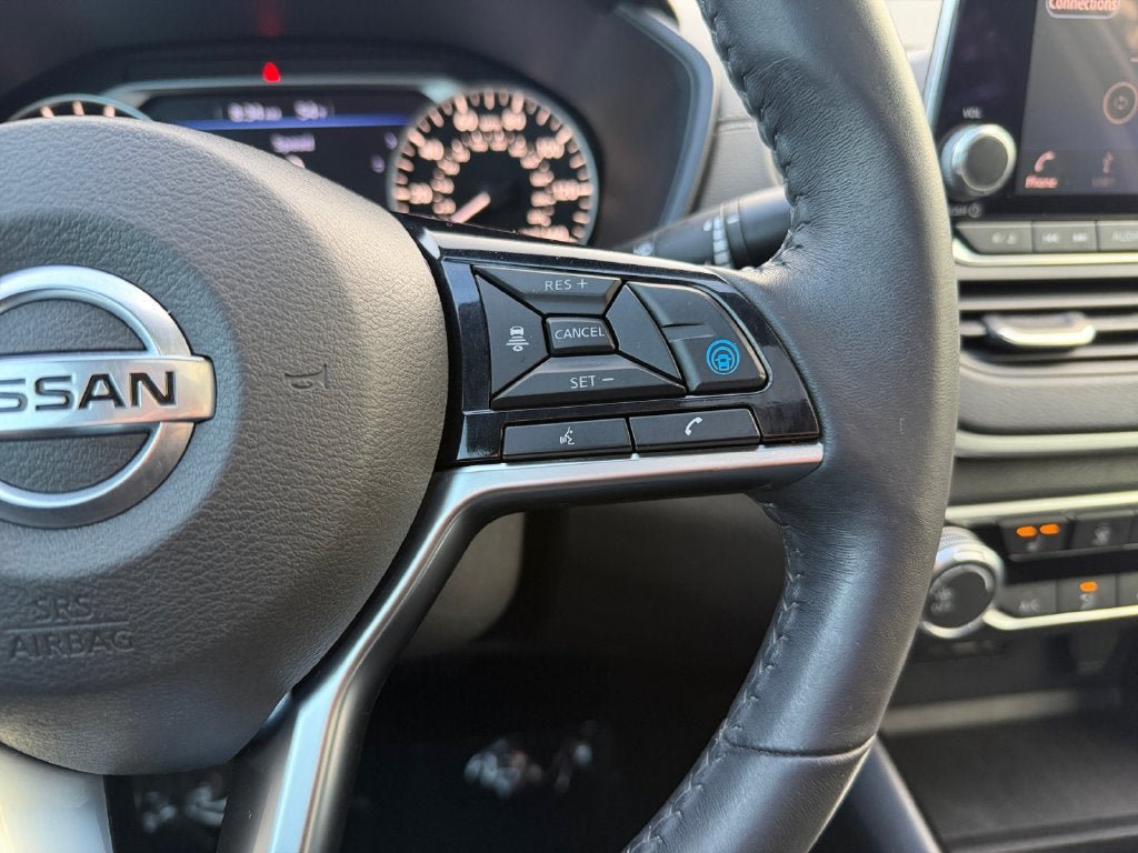 Used 2021 Nissan Altima 2.5 SV w/ SV Premium Package FWD image 17