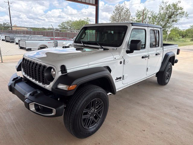 Used 2025 Jeep Gladiator Sport AWD/4WD image 3
