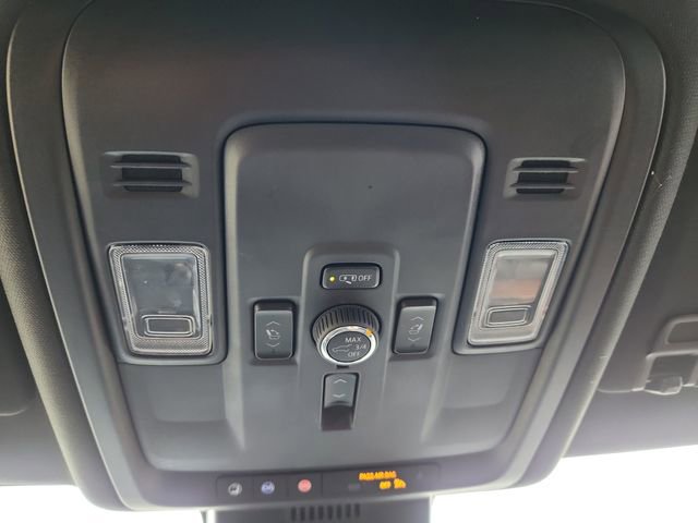 Used 2025 GMC Yukon XL Denali image 51