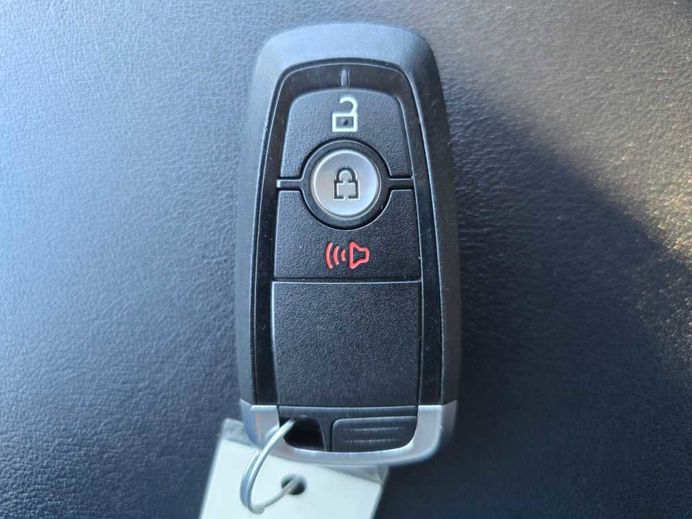 Used 2021 Ford Edge SEL w/ Cargo Accessory Package image 21