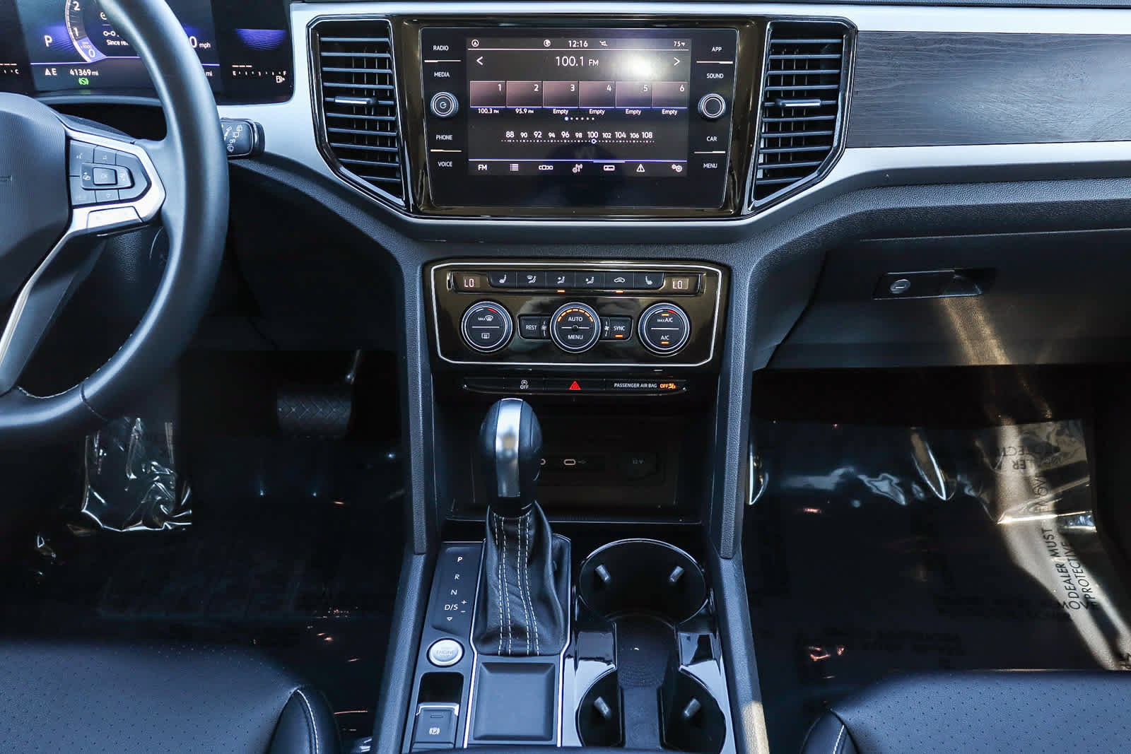 Used 2022 Volkswagen Atlas SE w/ Panoramic Sunroof Package image 13