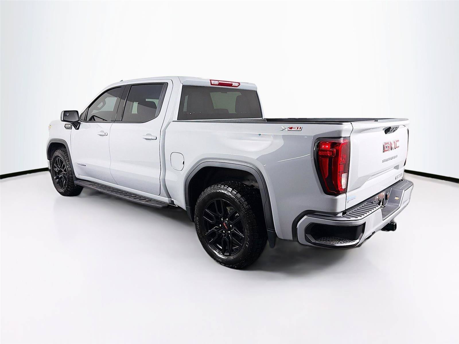 Used 2024 GMC Sierra 1500 Elevation w/ X31 Off-Road Package AWD/4WD image 9