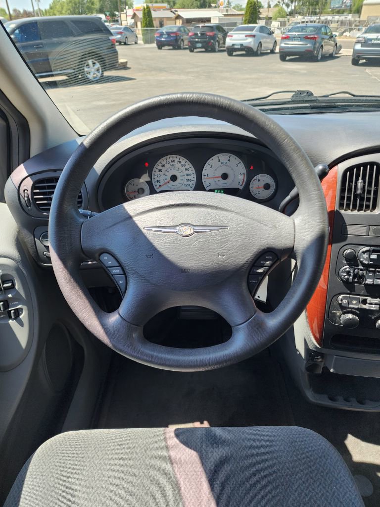 Used 2005 Chrysler Town & Country LX w/ Popular Equipment Group II image 11