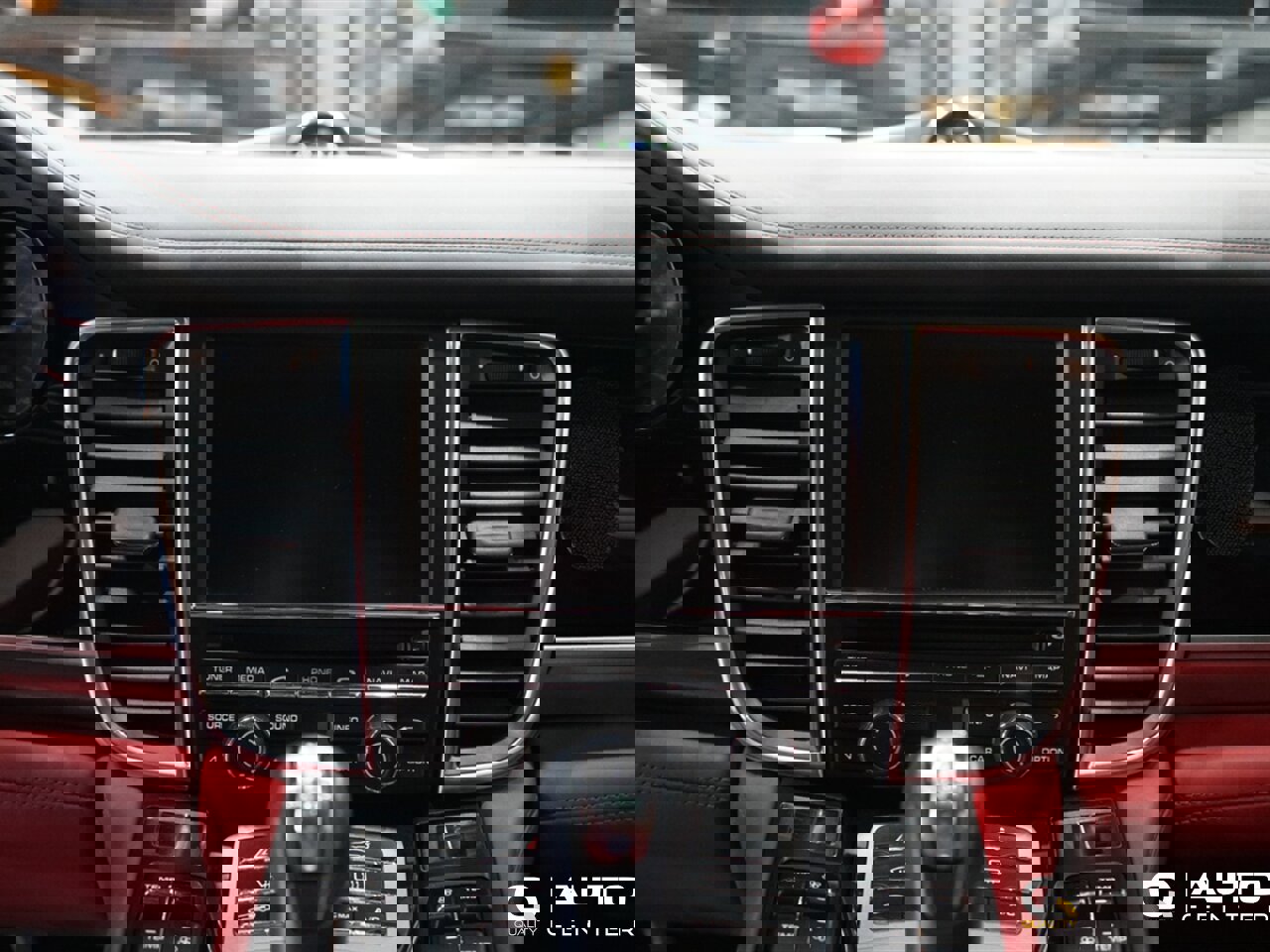 Used 2014 Porsche Panamera 4 image 24