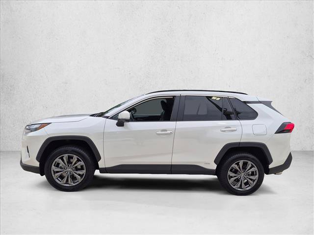Used 2022 Toyota RAV4 XLE Premium AWD/4WD image 8