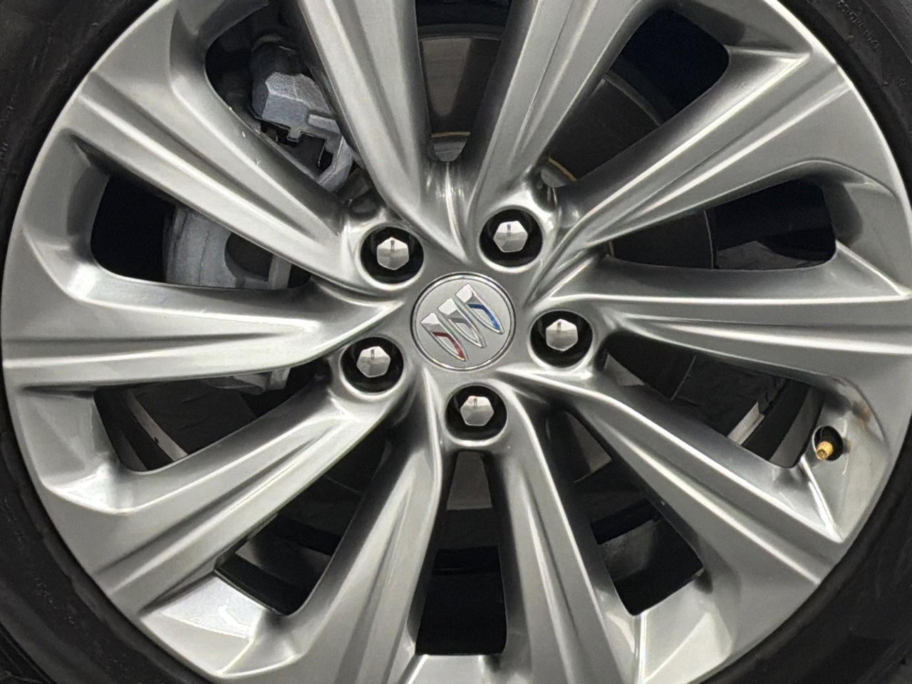 Used 2025 Buick Envista Avenir image 5