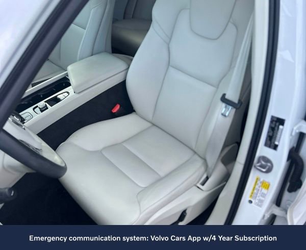 Used 2024 Volvo XC60 B5 Plus image 11