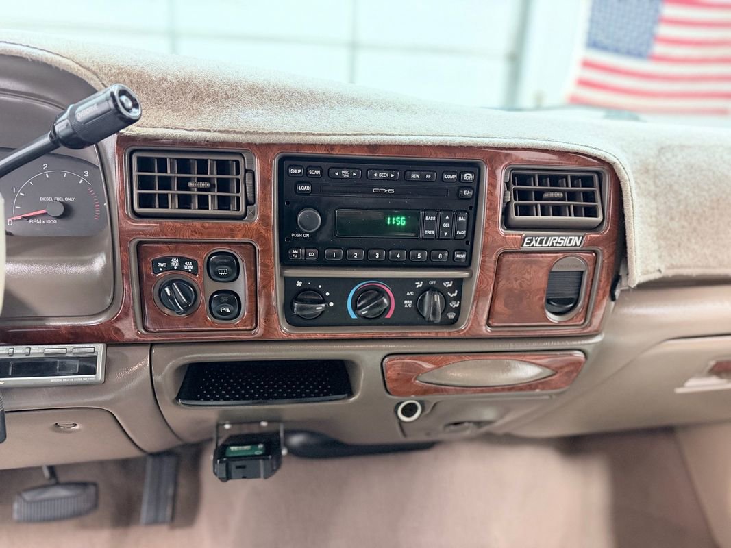 Used 2001 Ford Excursion Limited image 25