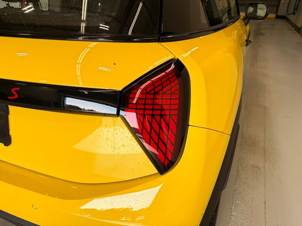 Certified 2025 MINI Cooper S image 5