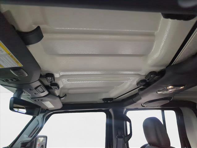 Used 2022 Jeep Gladiator Overland w/ Popular Equipment Package image 16