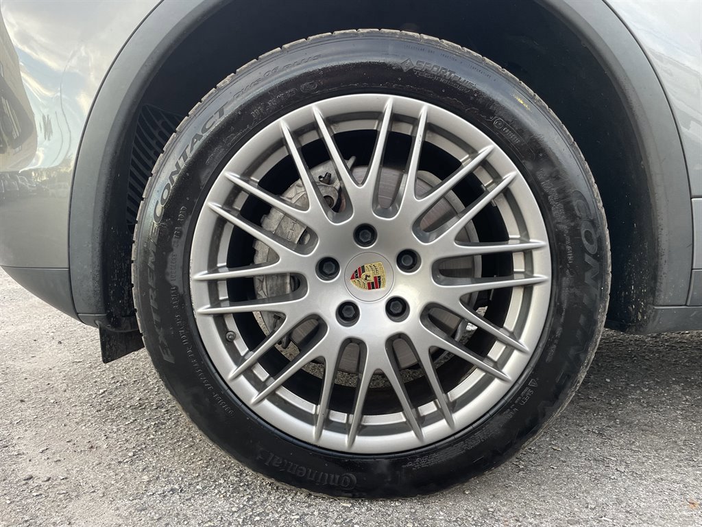 Used 2014 Porsche Cayenne Diesel Platinum Edition image 33