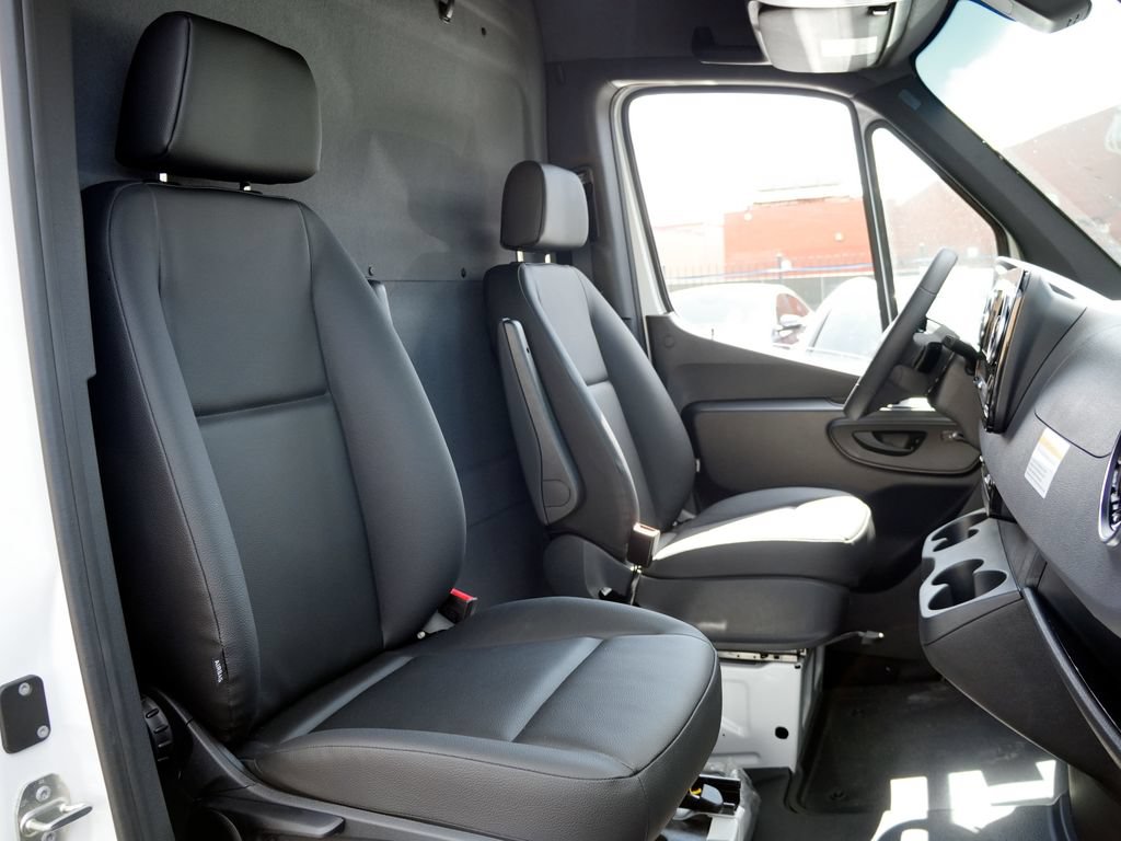 New 2025 Mercedes-Benz eSprinter 170 Cargo image 22
