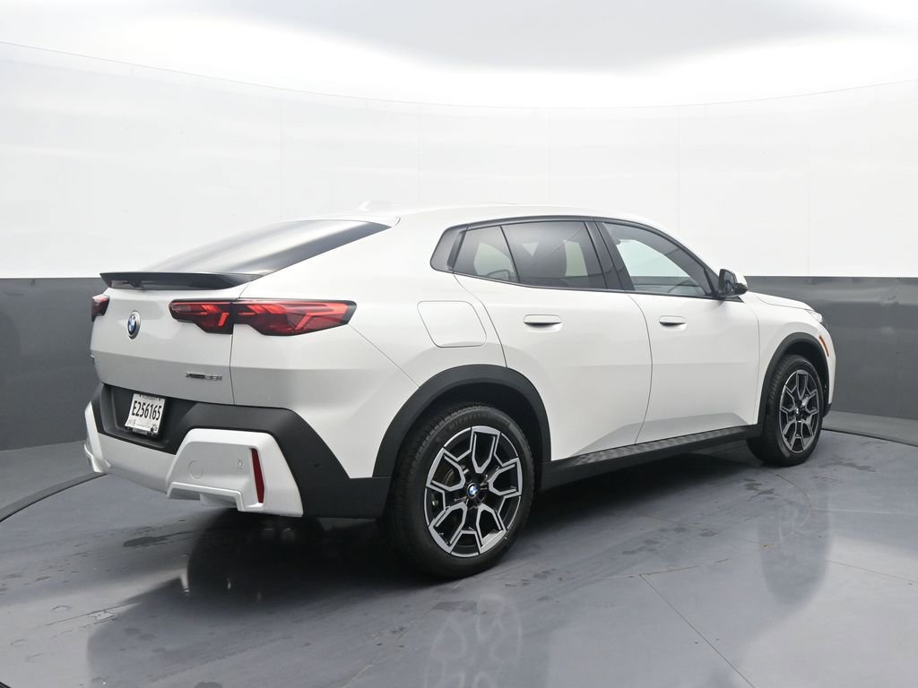 New 2026 BMW X2 xDrive28i w/ Technology Package AWD/4WD image 7