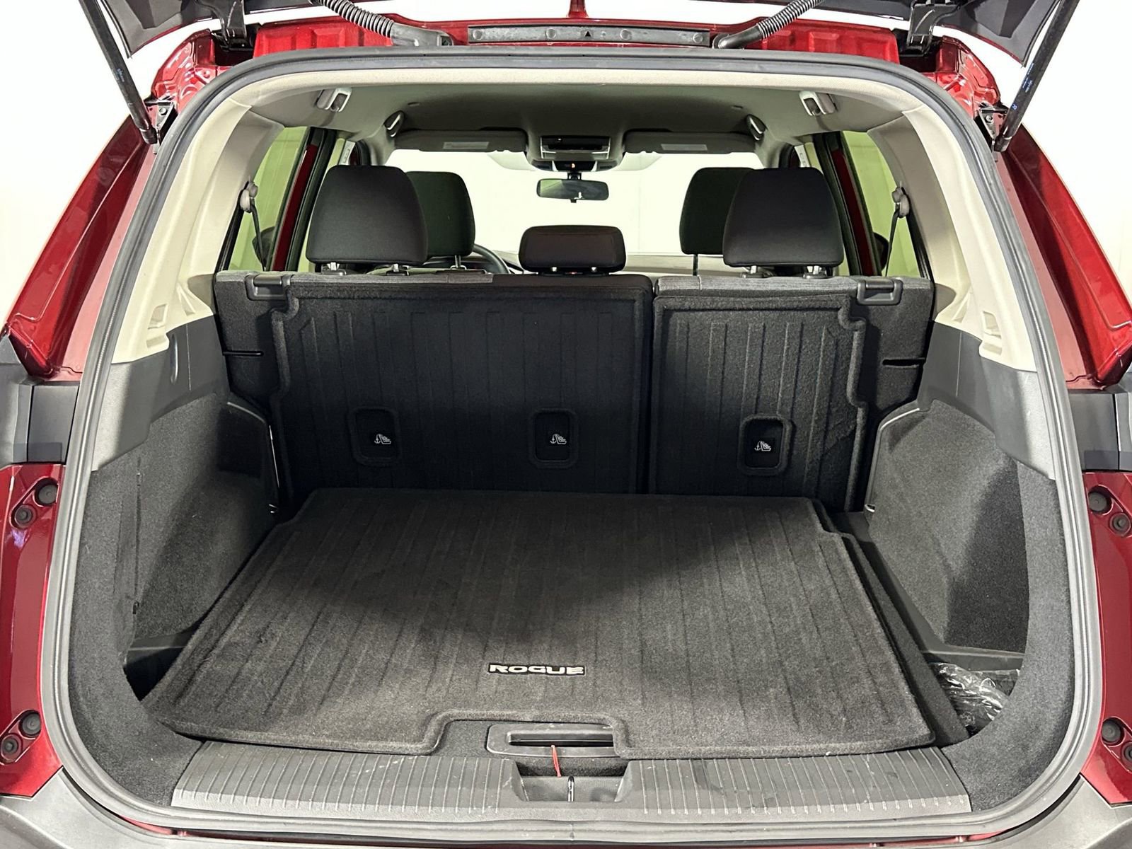 Certified 2023 Nissan Rogue SV image 29