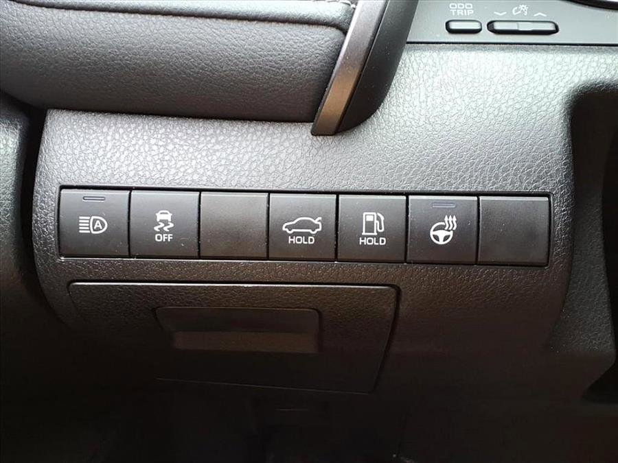 Used 2023 Toyota Camry SE image 17