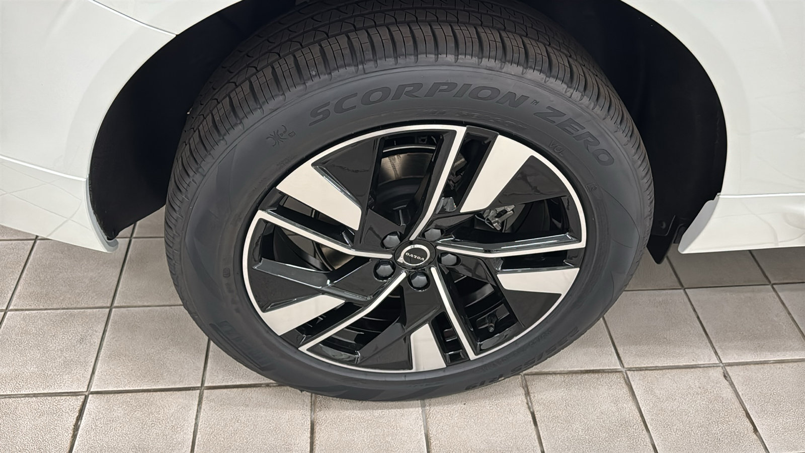 New 2027 Volvo XC60 B5 Core AWD/4WD image 31